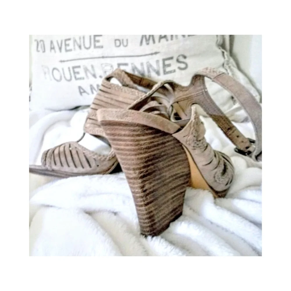 Vince Camuto "Janil" Open Toe Heels - Picture 5 of 8